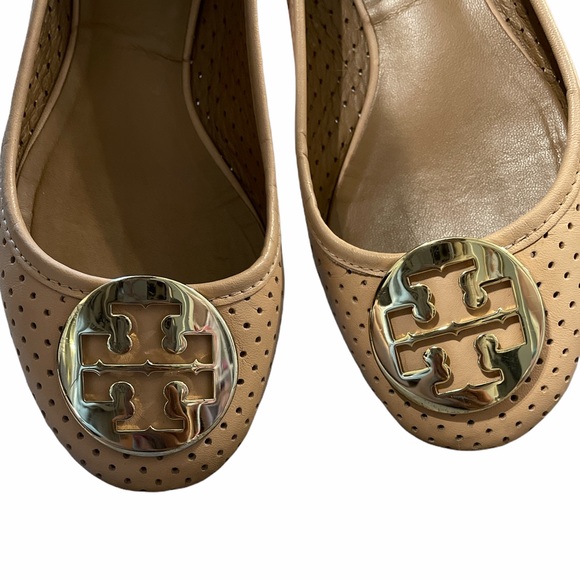 Tory Burch Round toe flats with gold emblem on toe. - Picture 5 of 6